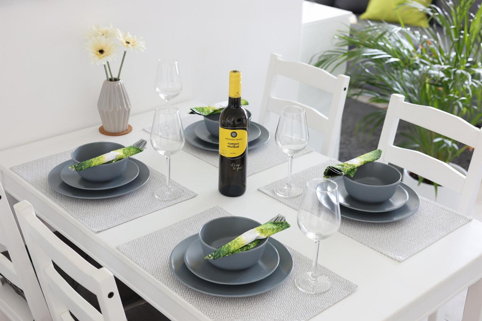 White Mountain Apartment Бановци Екстериор снимка