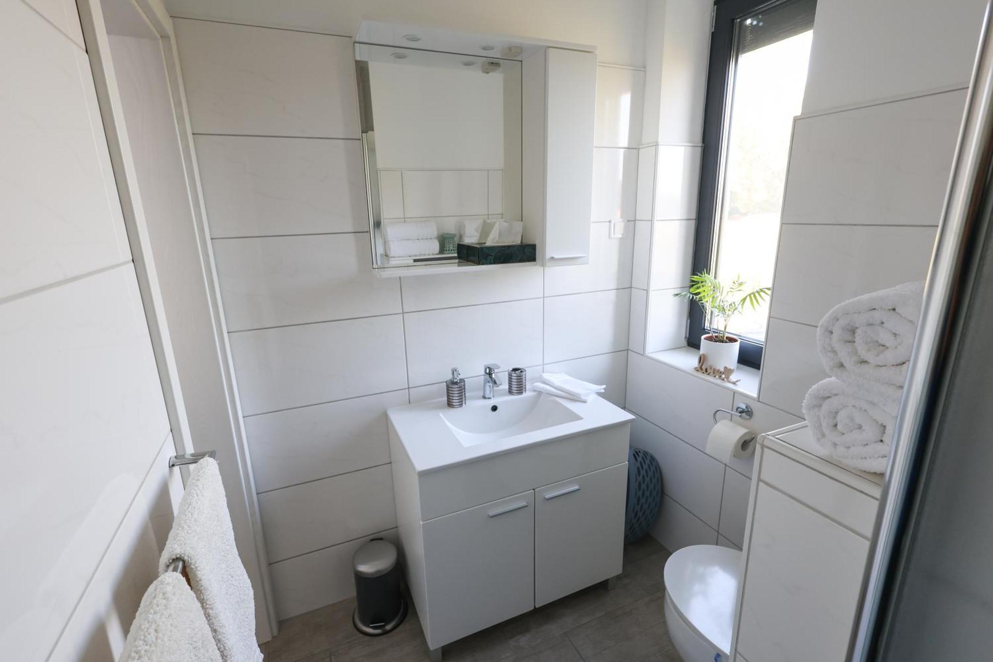 White Mountain Apartment Бановци Екстериор снимка